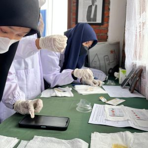 Kegiatan Lab Prodi S1 Pendidikan Biologi - 4