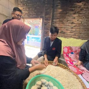 Pengabdian Kepada Masyarakat Prodi D4 Bisnis Digital - 2