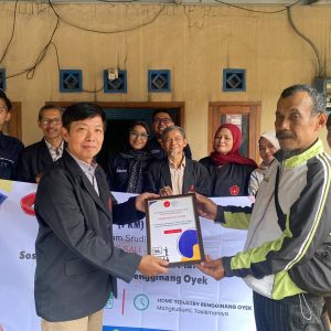 Pengabdian Kepada Masyarakat Prodi D4 Bisnis Digital - 4